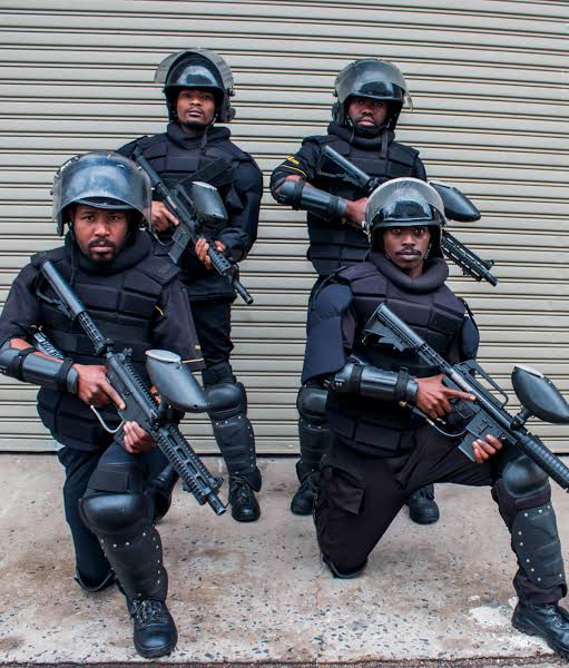 A generic square placeholder image with rounded corners in a figure.